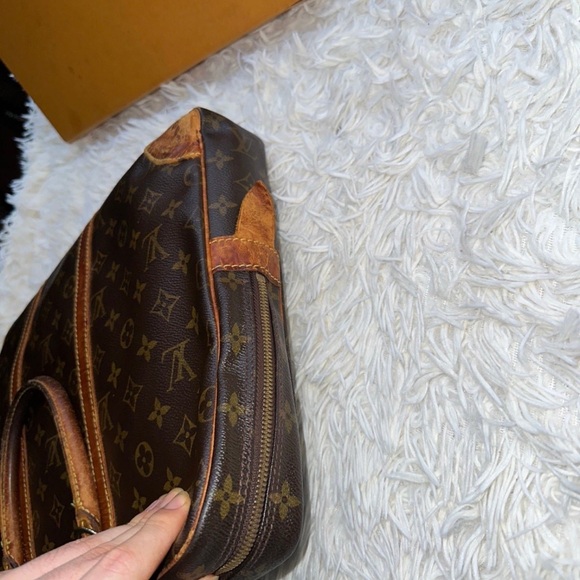 Louis Vuitton Porte Computer Bat - Picture 4 of 12